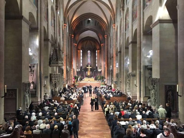 Der Mainzer Dom wird Karl Kardinal Lehmann am Pfingstmontag verabschiedet