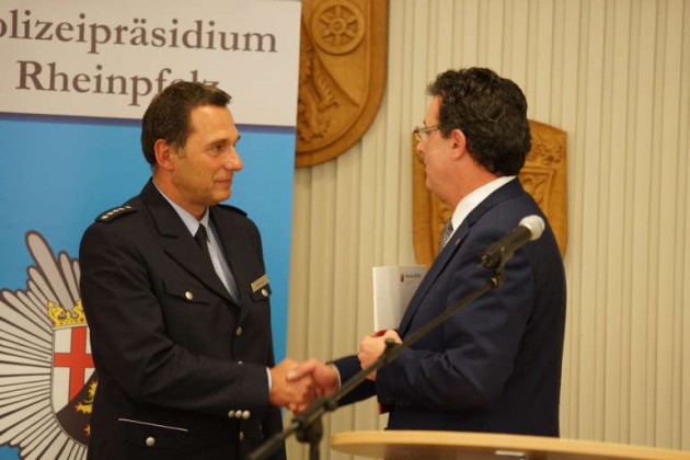 Polizeihauptkommissar Martin Jarkiewicz und Behördenleiter Thomas Ebling (Foto: Holger Knecht)
