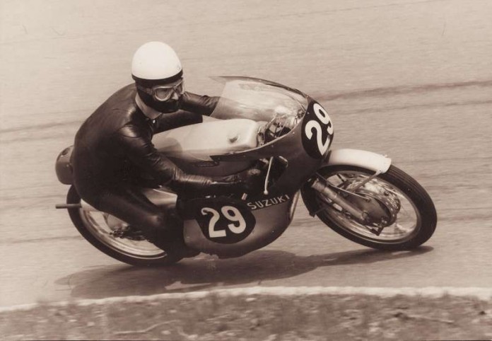 Der dreifache Motorradweltmeister Hans-Georg Anscheidt (Suzuki) war der erste Sieger vor 50 Jahren auf dem neuen Hockenheimring