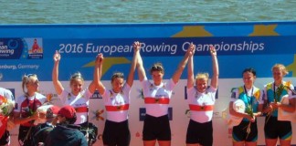 Siegerehrung für den Europameister im Frauen-Doppelvierer, darunter Carina Bär (4. von rechts)