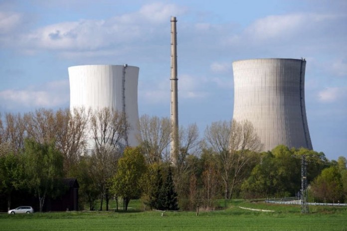 Die Kühltürme des Kernkraftwerks Philippsburg (Foto: Holger Knecht)