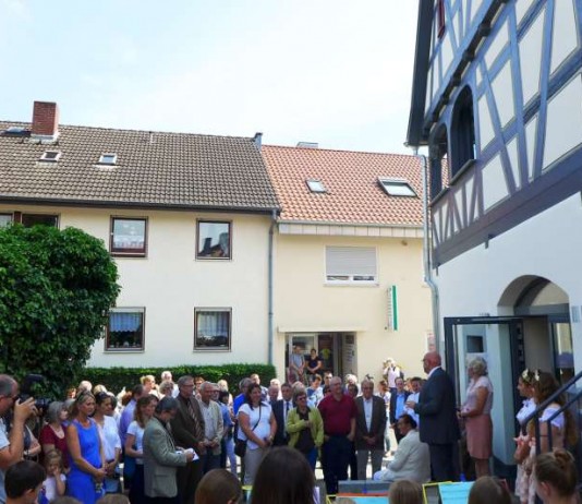 Das Alte Rathaus im Weinheimer Ortsteil Lützelsachsen wurde offiziell eingeweiht (Foto: Stadtverwaltung Weinheim)