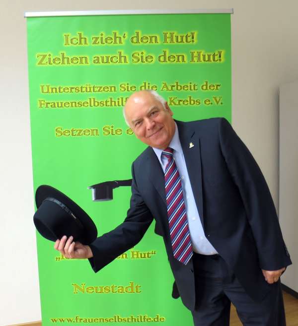 Oberbürgermeister Hans Georg Löffler hat die Schirmherrschaft für die Aktion in Neustadt an der Weinstraße übernommen (Foto: Stadtverwaltung Neustadt an der Weinstraße)