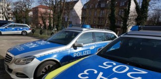 Polizeifahrzeuge im Polizeipräsidium Karlsruhe (Foto: Holger Knecht)