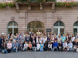 Die neuen Auszubildenden und dualen Studentinnen und Studenten bei der Stadt Heidelberg. (Foto: Philipp Rothe)