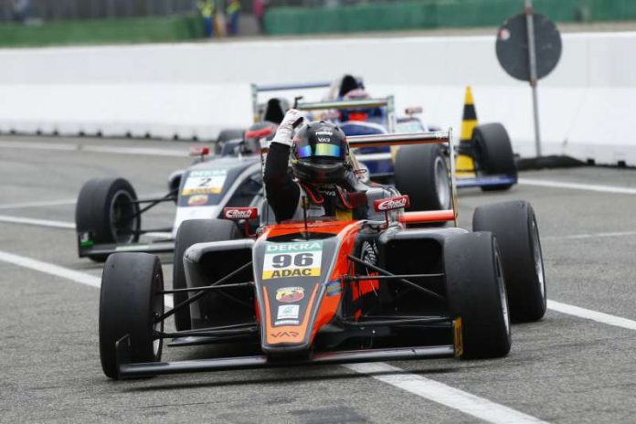 Mit seinem neunten Saisonsieg sicherte sich Joey Mawson die Meisterschaft in der ADAC Formel 4 (Foto: ADAC Motorsport)