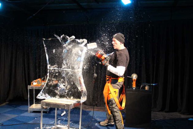 ice-carving-live