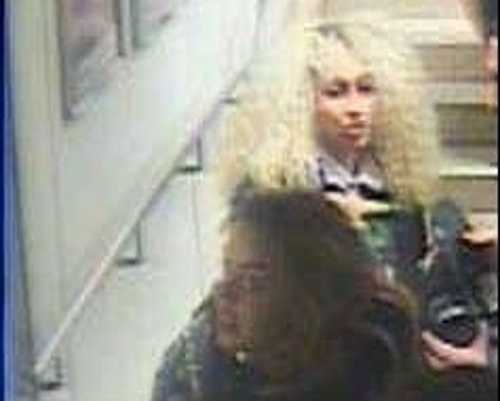 Wer kennt diese beiden Frauen - Die Polizei sucht sie als Zeugen