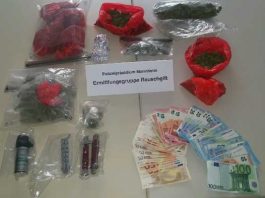 Insgesamt wurden mehr als 500 Gramm Marihuana, mehrere Tausend Euro mutmaßliches Dealgeld und verbotene Gegenstände nach dem Waffengesetz aufgefunden und beschlagnahmt