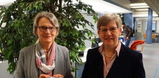 Dr. Ulrike Freundlieb und Felicitas Kubala stellten den Mannheimer Familienpass vor (Foto: Stadt Mannheim)
