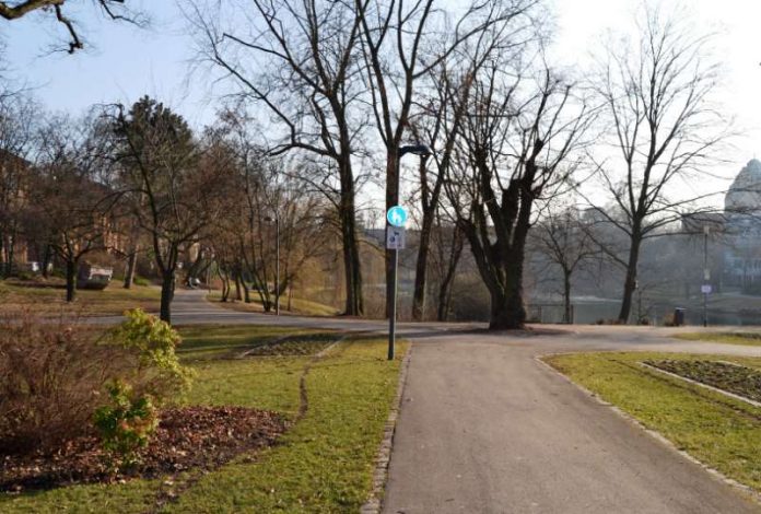 Schön, aber durch mehrere Vorfälle im vergangenen Jahr in die Diskussion geraten: Der Landauer Ostpark. Der Stadtvorstand hat jetzt ein Maßnahmenbündel vorgestellt, das den Park den Bürgerinnen und Bürgern zurückgeben soll. (Foto: Stadt Landau in der Pfalz)