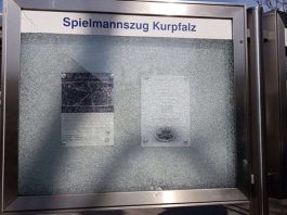 Der Vereinsschaukasten wurde beschädigt (Foto: Spielmannszug Kurpfalz Oppau)
