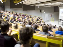 Am Studien-Informationstag können Schüler unter anderem in Vorlesungen hineinschnuppern. (Foto: TU Kaiserslautern)