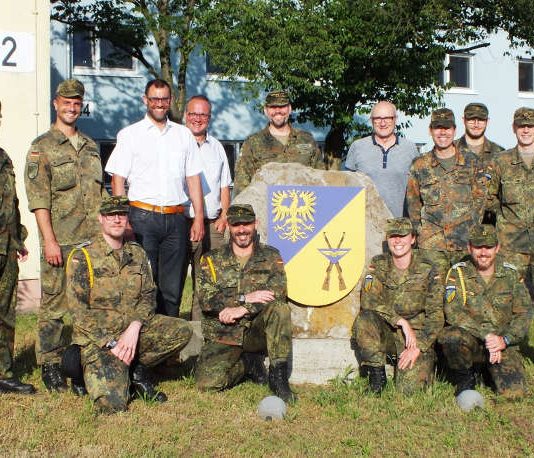 Gruppenfoto vom Bürgermeistertag beim Luftwaffenausbildungsbataillon (Foto: Bundeswehr)