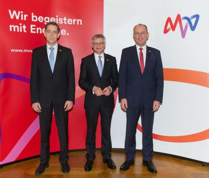 Bilanz-Pressekonferenz 2017 der MVV Energie AG in Frankfurt mit dem Vorstand des Mannheimer Energieunternehmens: v.l.n.r. Dr. Hansjörg Roll, Dr. Georg Müller und Ralf Klöpfer (Foto: MVV-Pressebild)