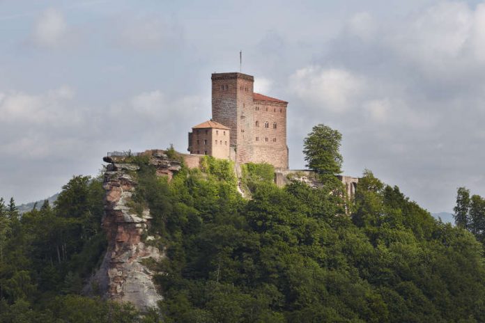 Die Burg Trifels (Foto: GDKE Rheinland-Pfalz / Pfeuffer)