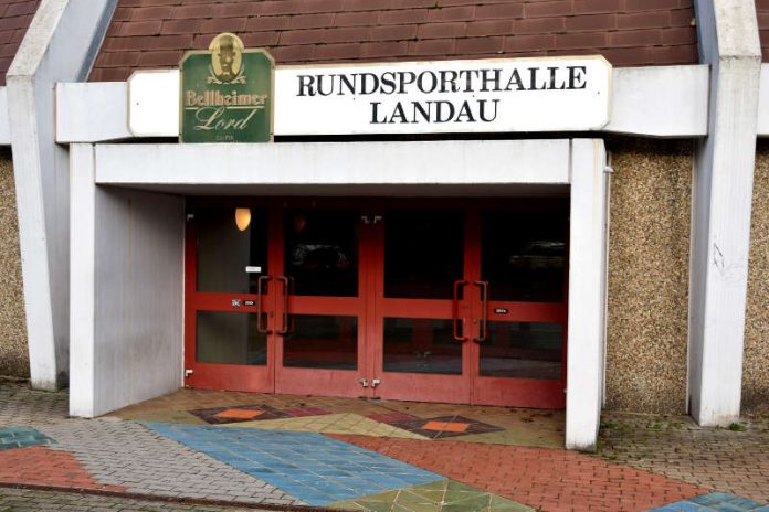 Die marode Landauer Rundsporthalle wird ab Montag, 5. März, abgerissen. (Foto: Stadt Landau in der Pfalz)