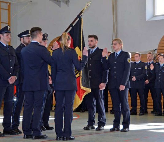 Vereidigung von Laufbahnabsolventen für den mittleren Polizeivollzugsdienst (Foto: Bundespolizei)