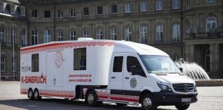 Informationsfahrzeug  - Beratungsstelle des Polizeipräsidiums Karlsruhe informiert: “SICHER WOHNEN - EINBRUCHSCHUTZ”