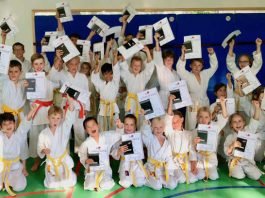 Alle 33 Karateka des Budoclub Rhein-Neckar bestehen mit Bravour (Foto: BCRN)
