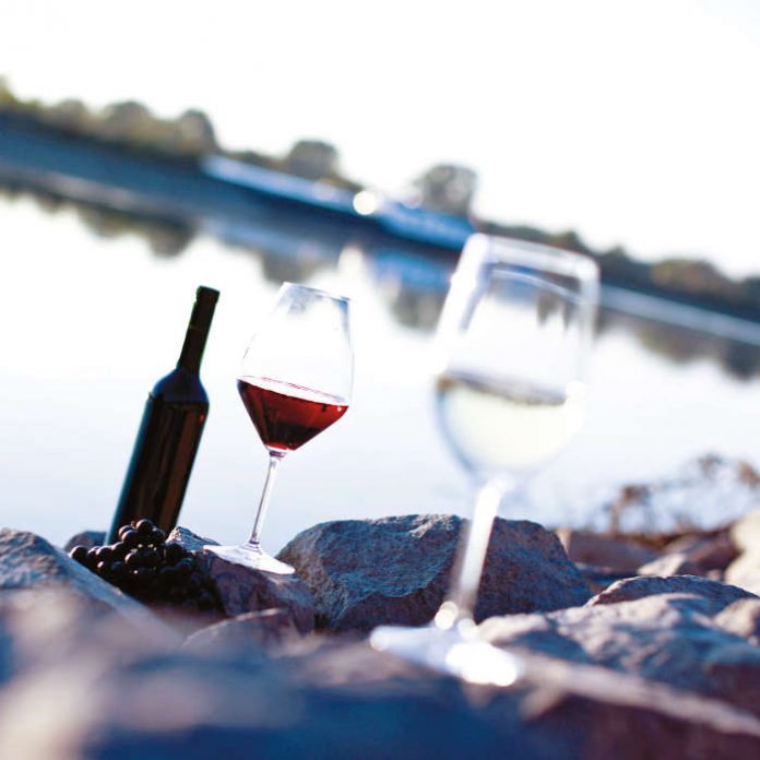 Das Weinparadies Ortenau lädt zur Riverboat-Party ein. (Foto: Jigal Fichtner)