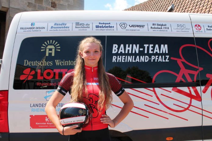 Die 17-jährige Alessa-Catriona Pröpster wurde Junioren-Weltmeisterin im Teamsprint (U 19) beim Bahnradsport (Foto: Michael Sonnick)