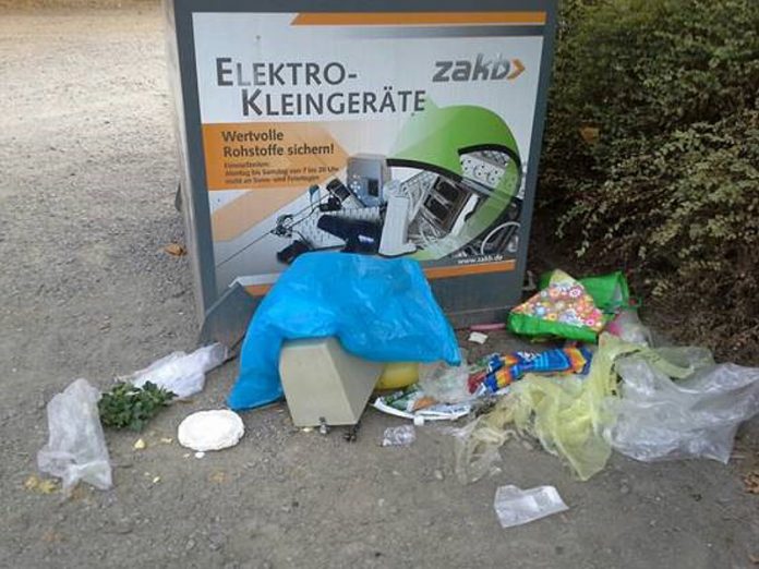 Müllhalde neben Müllsammelstelle (Foto: Stadt Lorsch/Betriebshof)