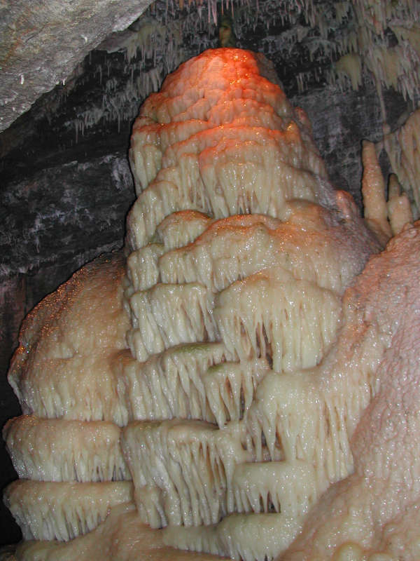 Tropfsteinhöhle (Foto: Geo-Naturpark Bergstraße-Odenwald)