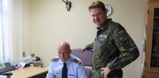 Generalleutnant Ingo Gerhartz und Oberstleutnant Martin Hess (Foto: Bundeswehr)