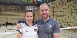 Pauline Bietau (links) mit VCW-Nachwuchstrainer Arne Kramer (Foto: VCW)