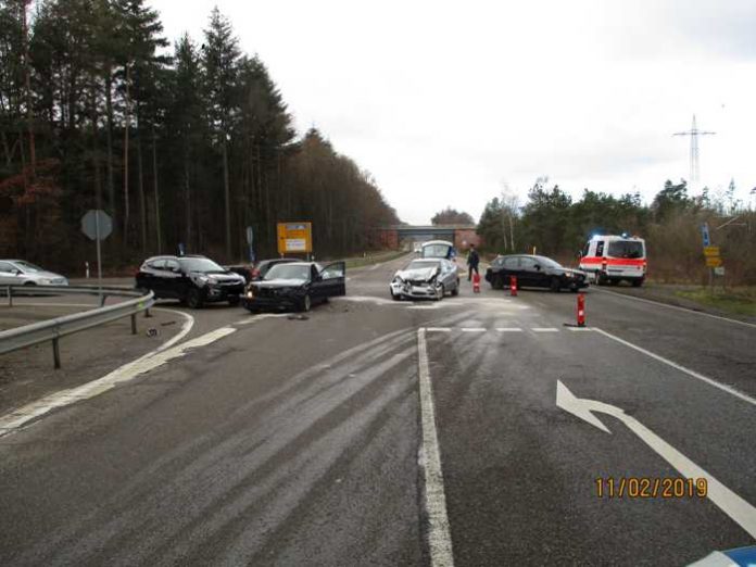 Landstuhl_Vorfahrt missachtet - zwei Unfallbeteiligte leicht verletzt
