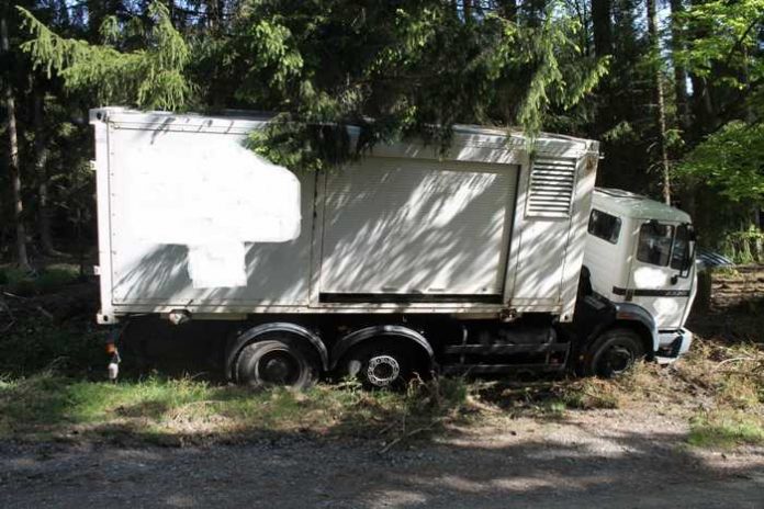 Allendorf-Osterfeld,Hallenberg: LKW gestohlen und beschädigt