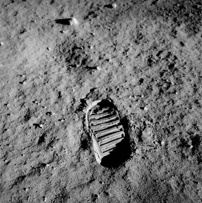 Fußabdruck von Buzz Aldrin auf der Mondoberfläche, fotografiert am 20. Juli 1969 während der Apollo-11-Mission (Quelle: NASA)