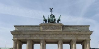 Symbolbild Berlin - Brandenburger Tor (Foto: Holger Knecht)