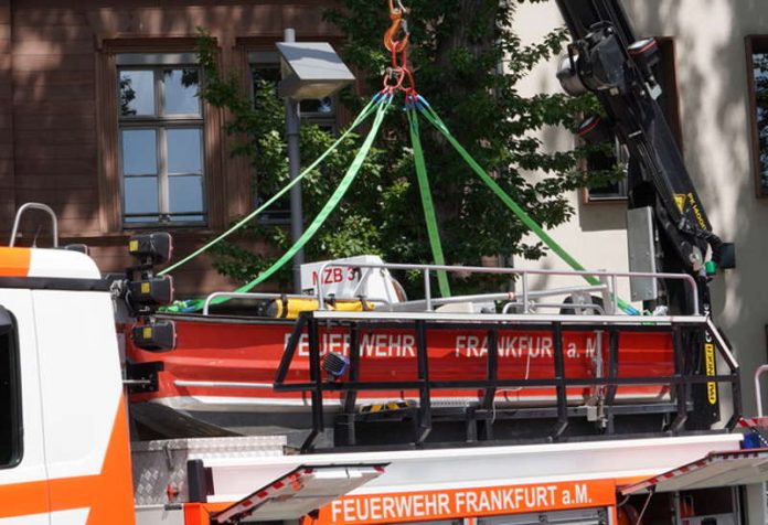 Symbolbild Rettungsboot Feuerwehr Frankfurt (Foto: Holger Knecht)