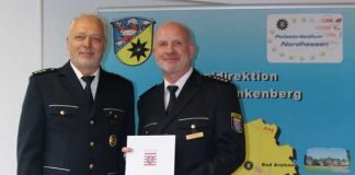 v.l: Kriminaldirektor Achim Kaiser, Polizeihauptkommissar Peter Basteck
