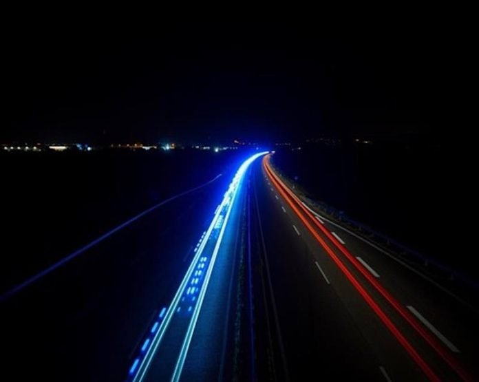 Autobahn bei Nacht (Foto: Polizei RLP)