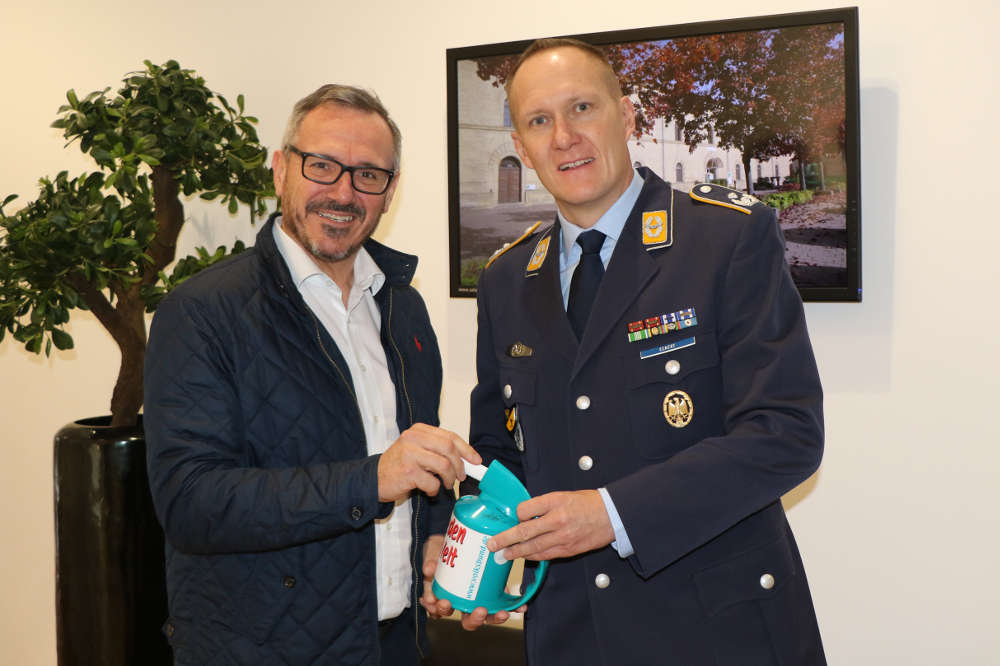 Bürgermeister Marcus Schaile und Kommandeur Peter Eckert (Foto: Sven Waschke)