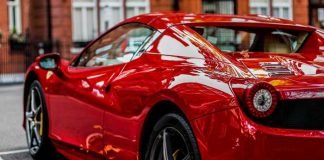 Symbolbild, Auto, Ferrari, Rot, Seite © on Pixabay