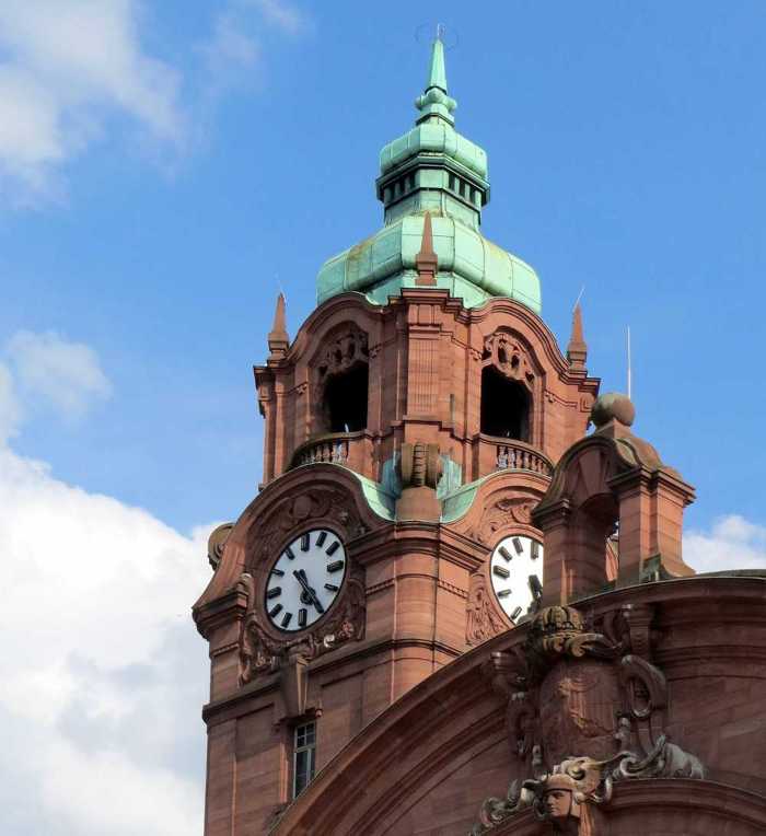 Symbolbild, Städte, Wiesbaden, Hauptbahnhof, Turmuhr, Aussenansicht © on pixabay