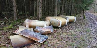 illegal entsorgte Kunststofftanks
