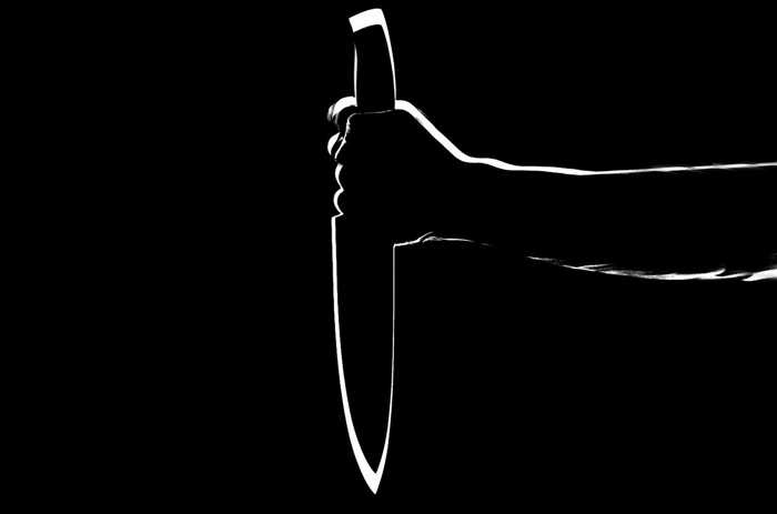 Symbolbild Messerstich Messer