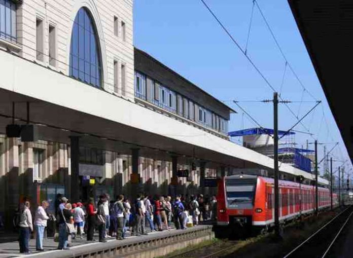 S-Bahn am HBF Mannheim (Foto: VRN)