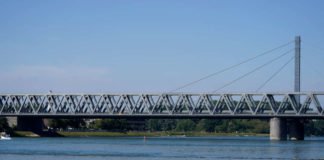 Rheinbrücke Karlsruhe-Maxau (Foto: Holger Knecht)