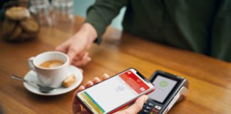 Apple Pay kann ab sofort mit der girocard genutzt werden (Foto: Sparkasse)