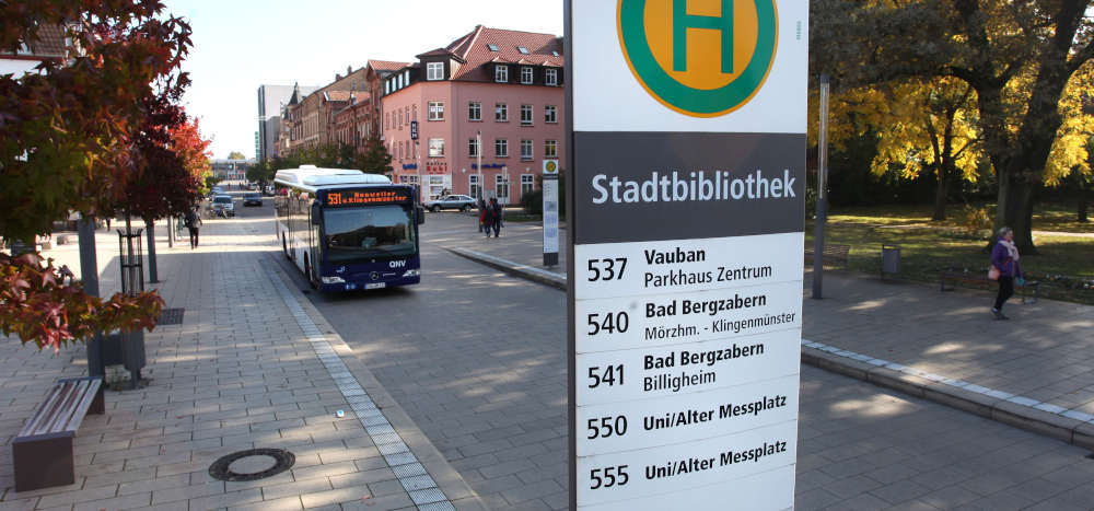 Der Busverkehr wird während der Bauzeit über die Industriestraße umgeleitet. (Quelle: Stadt Landau)