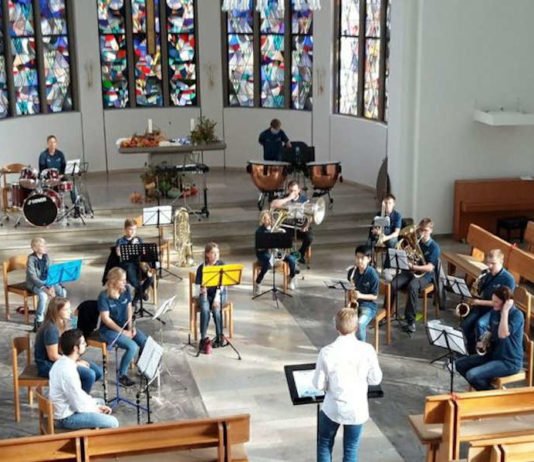 Auftritt des Jugendorchesters in der Pauluskirche (Foto: Kolpingskapelle Hambach)