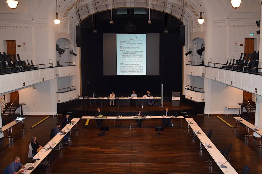 Der Hauptausschuss der Stadt Landau, hier im Sommer 2020, wurde vorübergehend mit Ratszuständigkeiten ausgestattet. (Quelle: Stadt Landau)