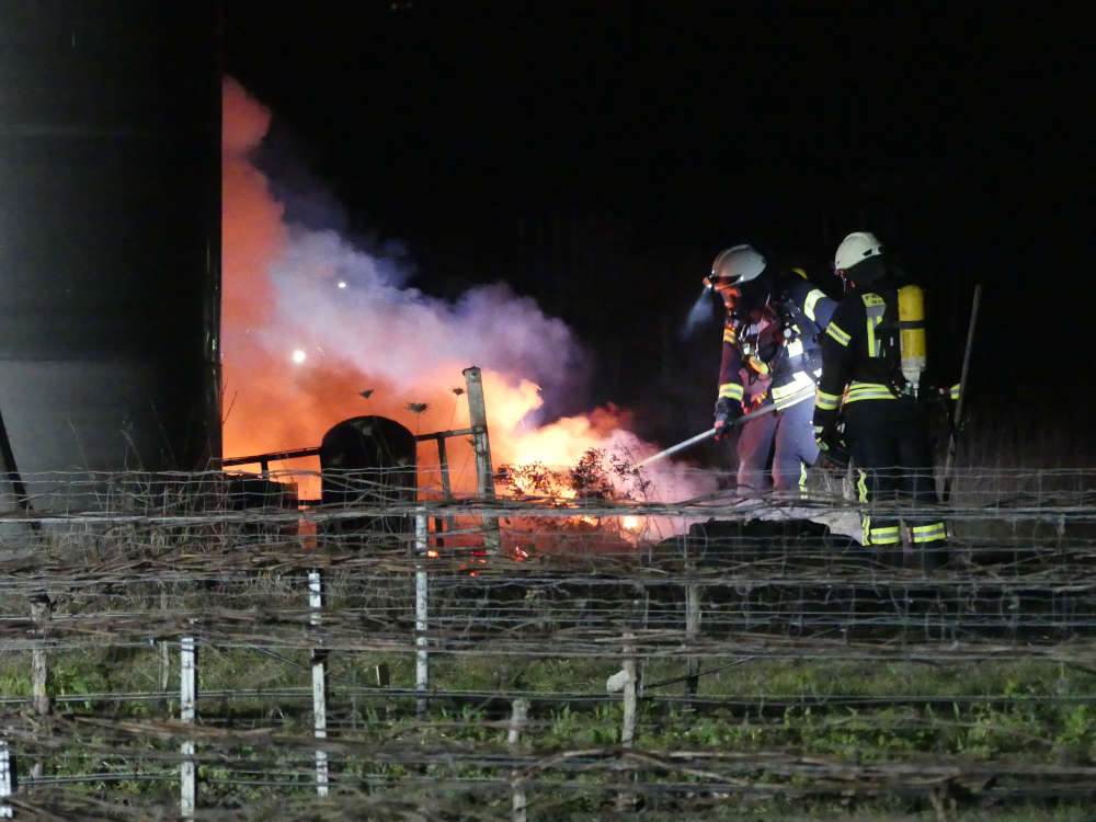 Brand einer Hütte (Foto: Feuerwehr Neustadt)