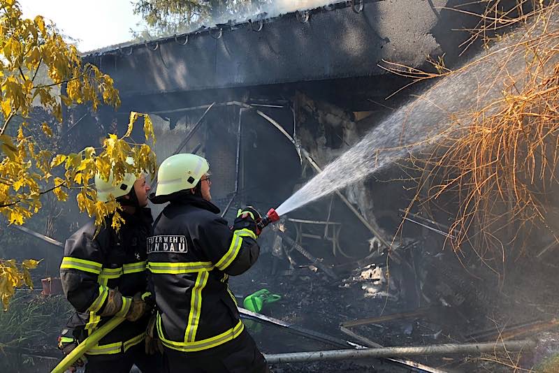 Im Steingebiß kam es im August 2020 zu einem großen Gebäudebrand, bei dem mehr als 50 Einsatzkräfte der Feuerwehr über 14 Stunden lang im Einsatz waren. (Quelle: Stadt Landau)